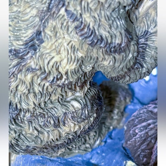 Vintage Mischievous Tabby Cat In Basket Resin Music Box Kitsch Whimsical Kitten - Picture 5 of 8